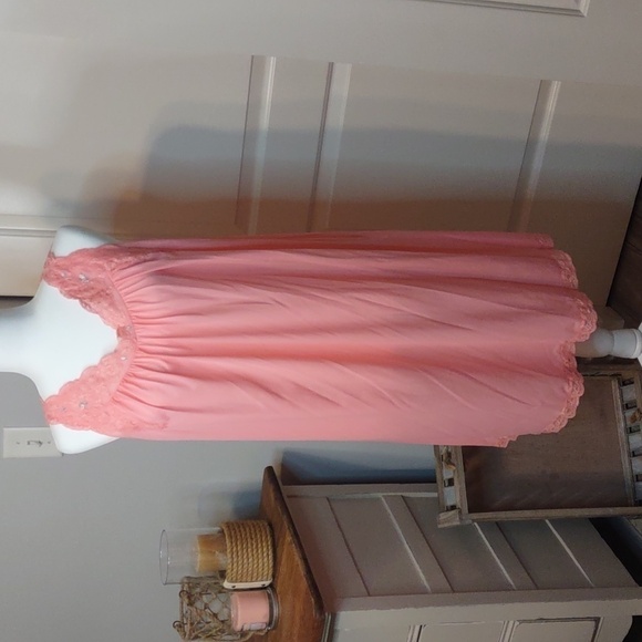 Vintage Shadowline Peignoir Set Peachy Pink Size Medium - Picture 2 of 13